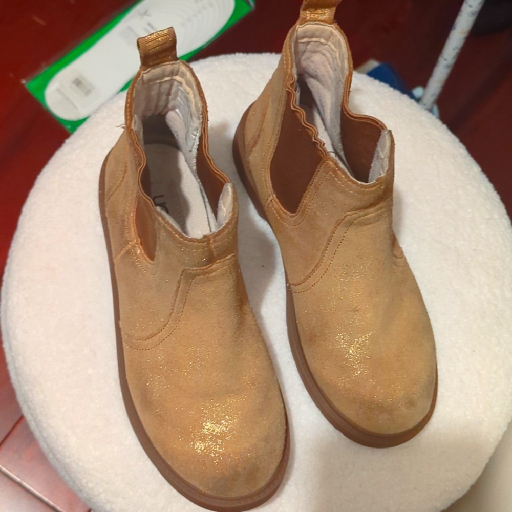 Golden tanUGG